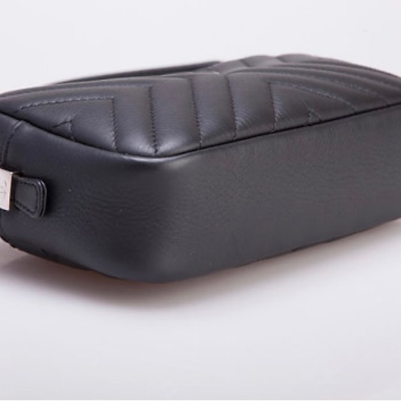 CHANEL CAMERA BAG LIKE NEW - Picture 5 of 11